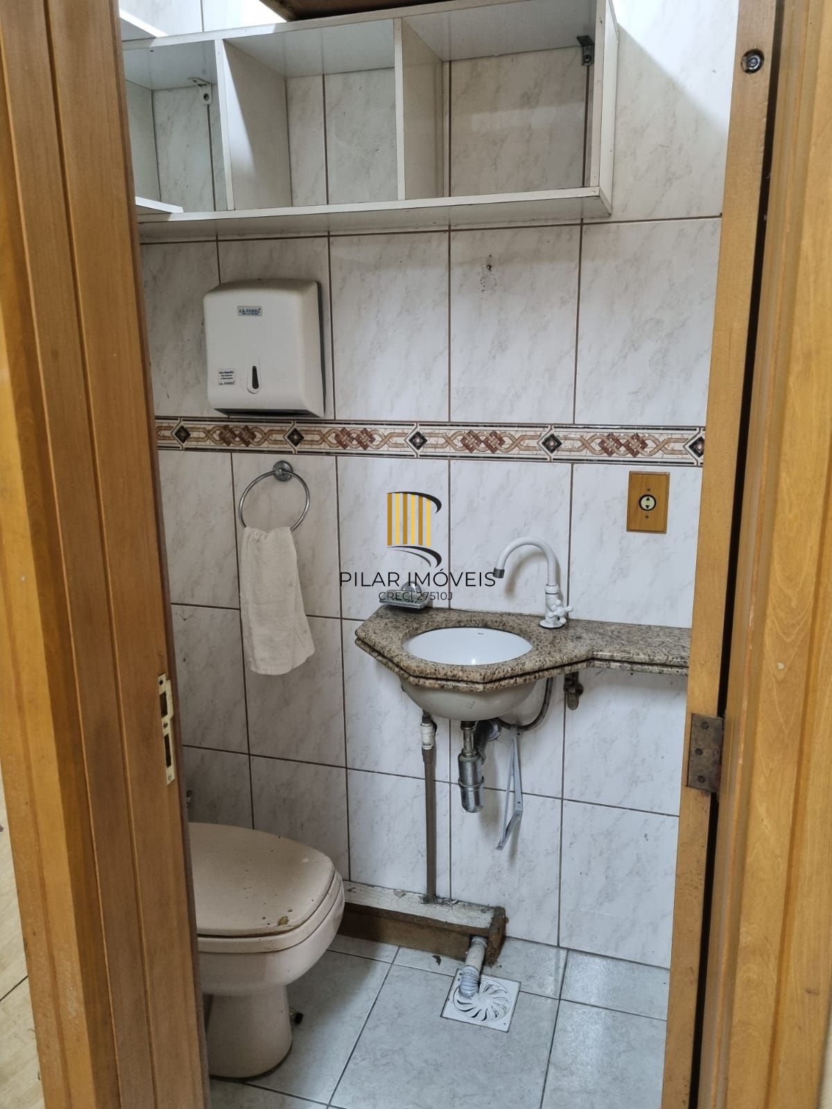 Loja Térrea de Frente à Venda no Centro Histórico de Porto Alegre