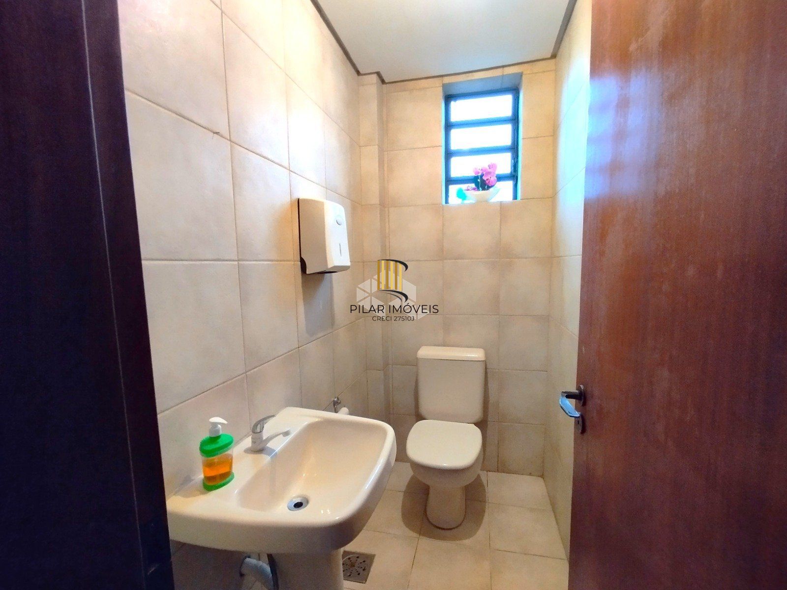 CONJUNTO COMERCIAL PODENDO FACILMENTE SER TRANSFORMADO EM APTO GARDEN
