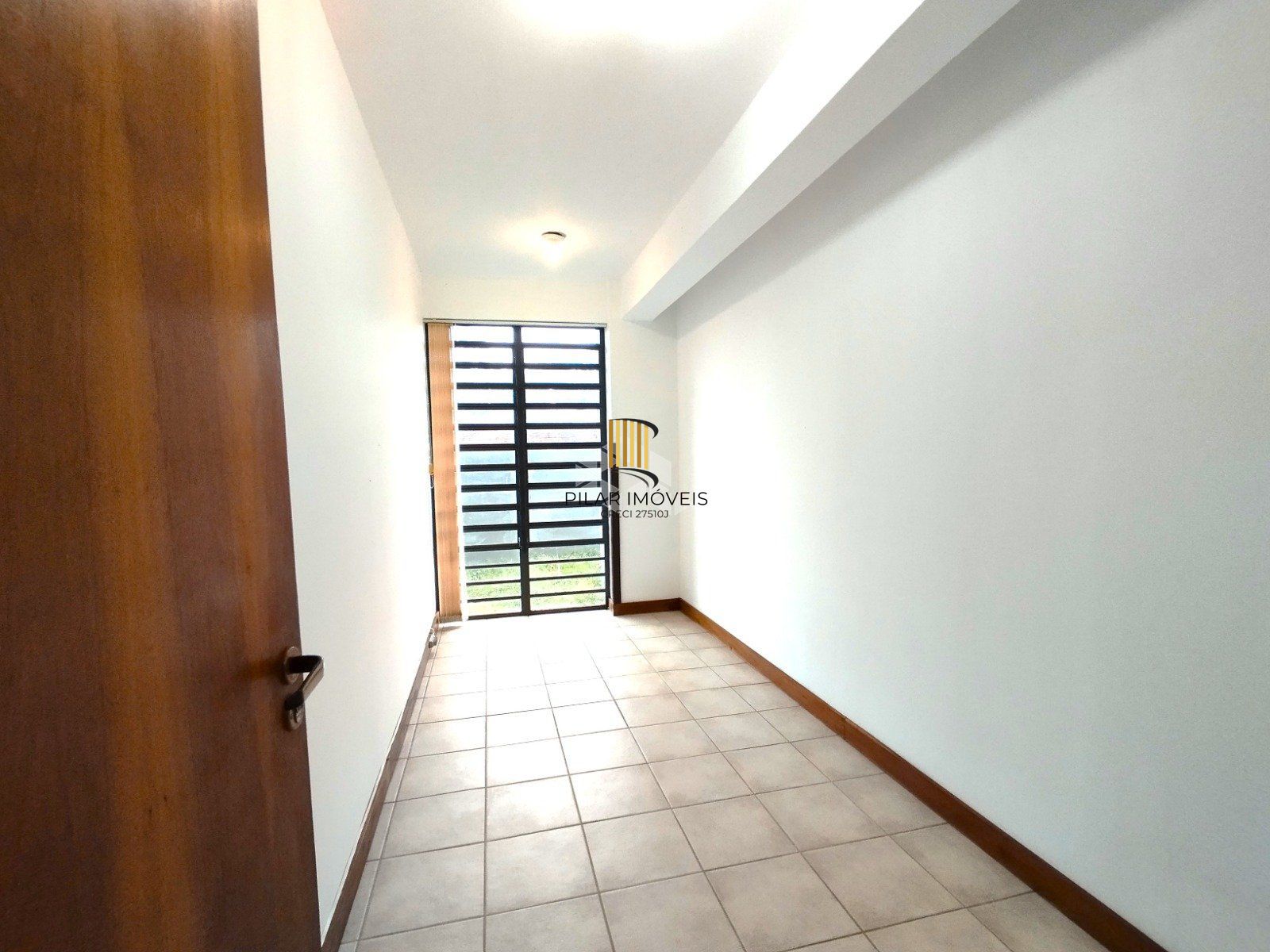CONJUNTO COMERCIAL PODENDO FACILMENTE SER TRANSFORMADO EM APTO GARDEN