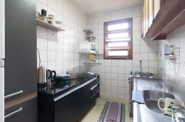 Venda de Casa 3 Dormitórios com Suíte e Churrasqueira no Partenon