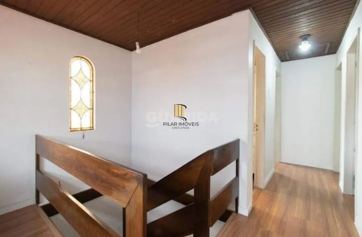 Venda de Casa 3 Dormitórios com Suíte e Churrasqueira no Partenon