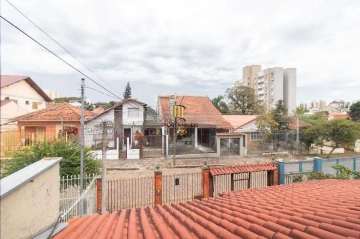 Venda de Casa 3 Dormitórios com Suíte e Churrasqueira no Partenon