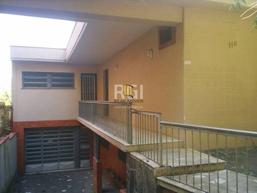 Casa para Venda - 250m², 3 dormitórios, 2 vagas - Petrópolis