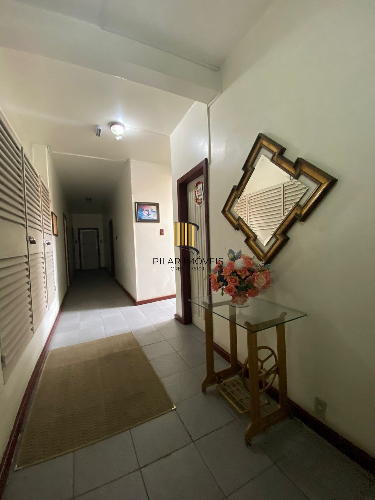 Apartamento de 1 dormitório á venda no Bairro Menino Deus.