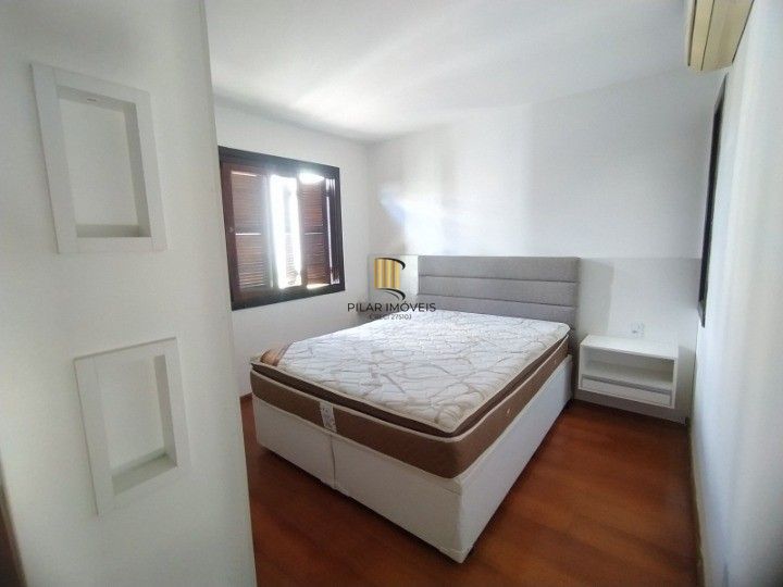 Casa de Condomínio 3 dormitórios no bairro Cristal