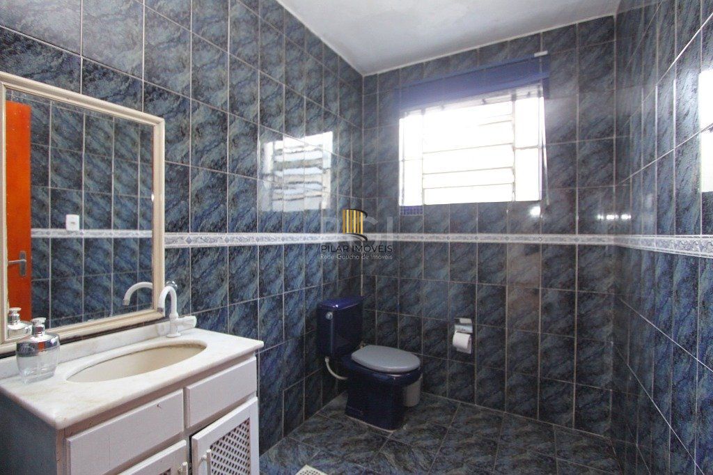 Casa para Locação/Aluguel - 240m², 4 dormitórios, 6 vagas - Nonoai