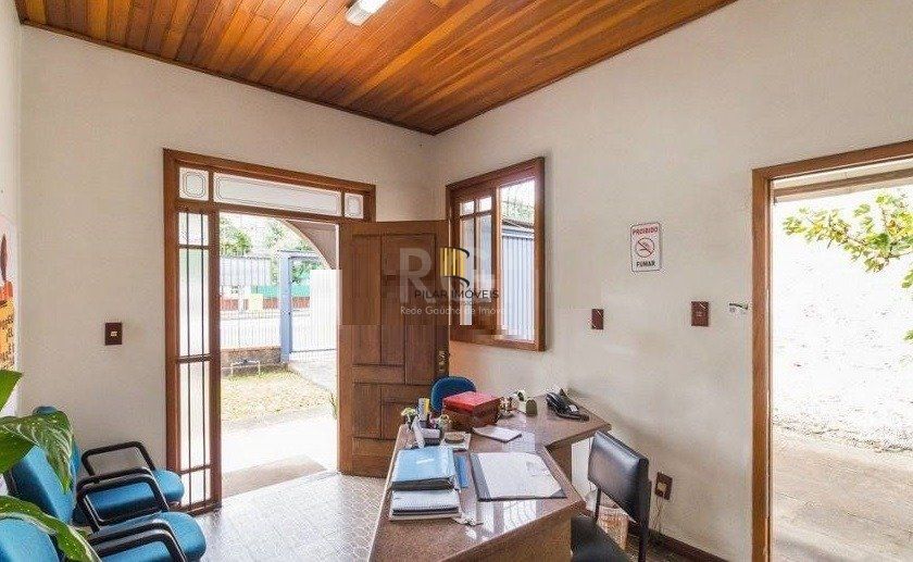 Predio para Venda - 120m², 3 dormitórios, 3 vagas - Partenon
