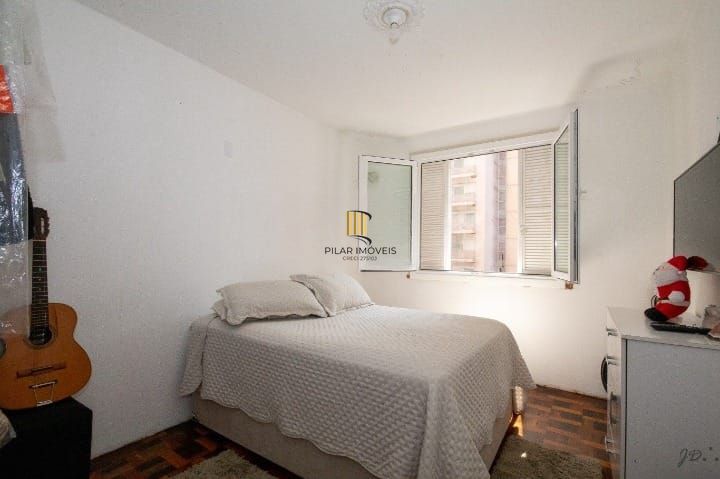 Apartamento com 3 dormitorios e suíte no Centro de Porto Alegre-RS.