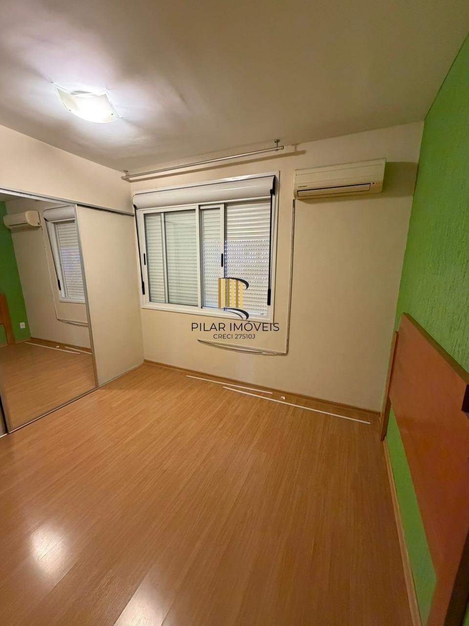 Apartamento 2 dormitórios, 1 vaga coberta no Bairro Teresópolis.