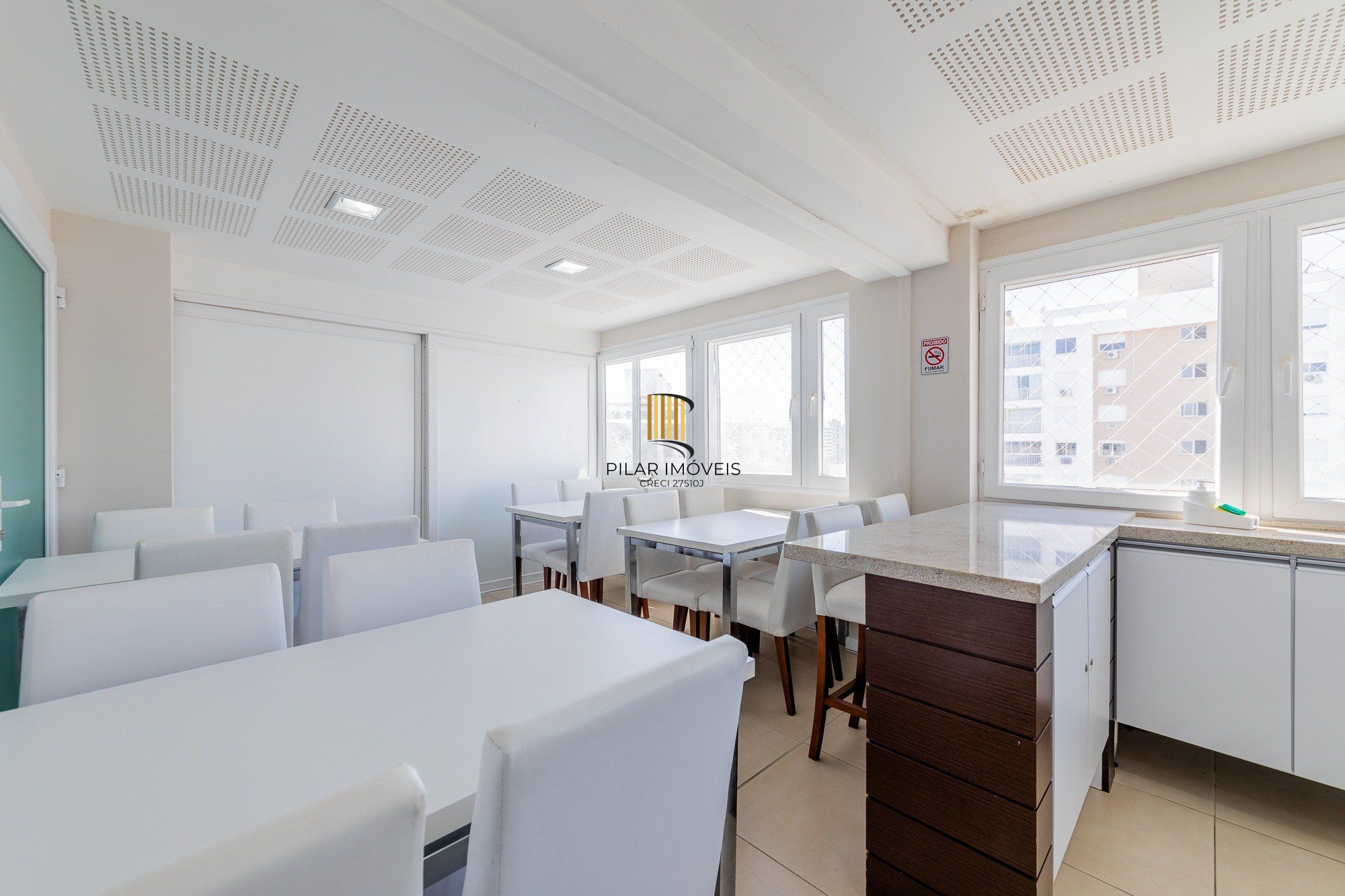 Apartamento com 3 quartos e 79m² à venda em Passo da Areia - Rua Bezerra De Menezes, Passo Da Areia, Porto Alegre