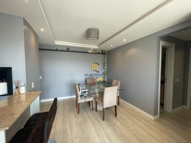 Apartamento de 2 dormitórios à venda em São Geraldo, Porto Alegre.