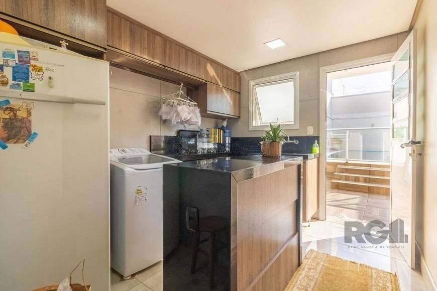 Casa 280m² - 3 dormitórios, 1 suíte, 2 vagas no bairro Jardim Itú