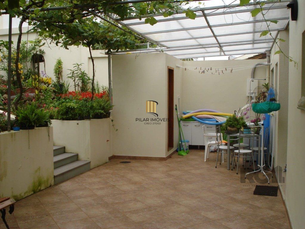 Casa 3 dormitórios no bairro Ipanema