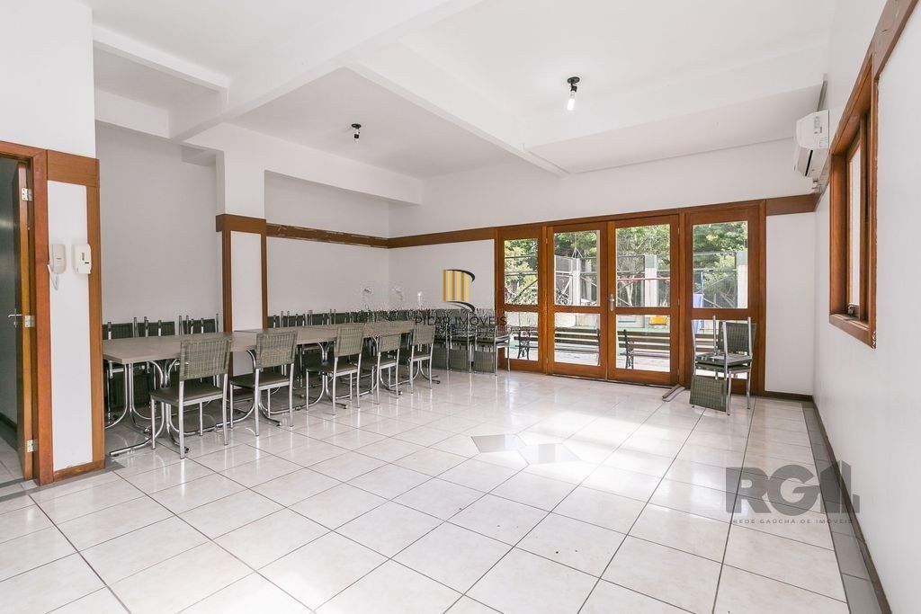 Apartamento 2 dormitórios no bairro Cavalhada