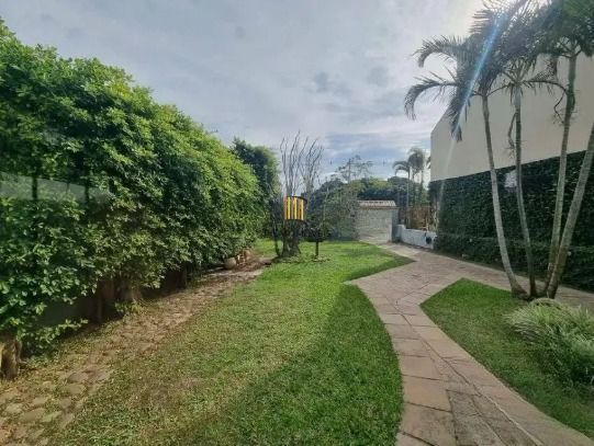 Casa 3 Dormitórios com Piscina à Venda no Guarujá – Zona Sul de Porto Alegre
