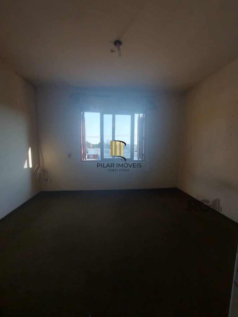 Apartamento de 2 dormitórios, mais 1 quarto de empregada, próximo a av. Teresópolis