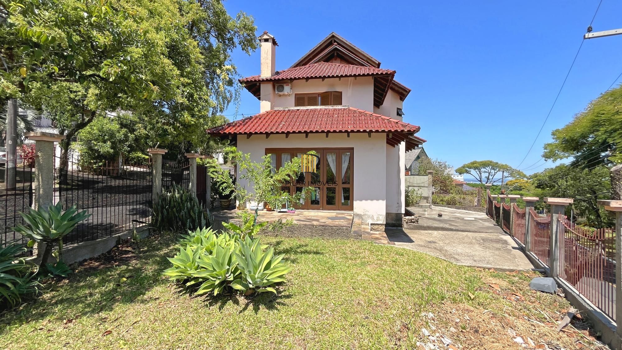 Casa 3 dormitórios no bairro Teresópolis