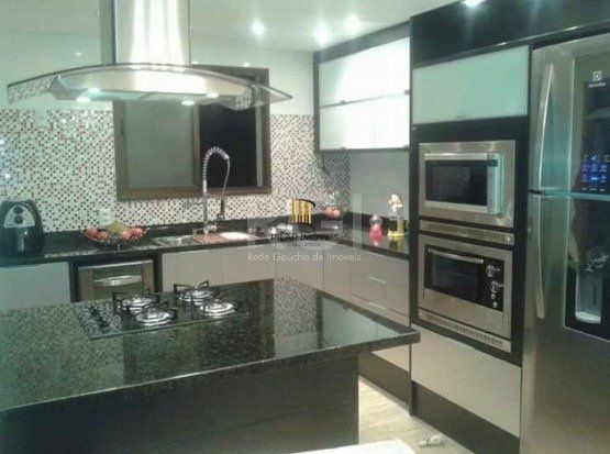 Excelente apartamento localizado no bairro Bela Vista, 128 m² privativos, totalmente reformado e mobiliado.