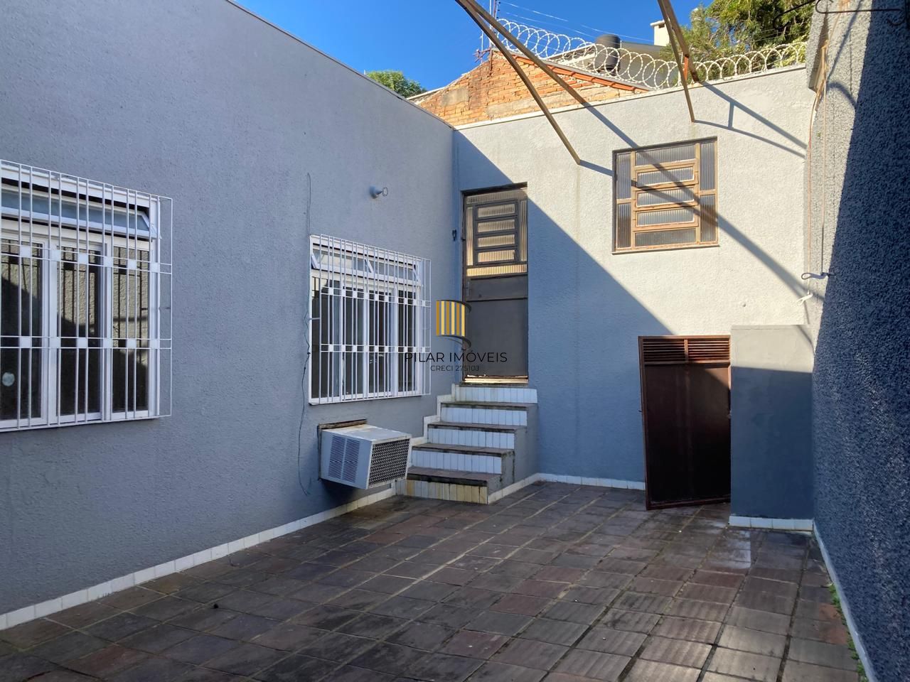 Casa 3 dormitórios, 3 banheiros, bairro Teresópolis.