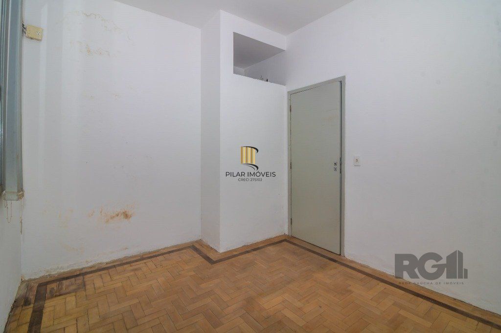 Casa 5 dormitórios no bairro Farroupilha