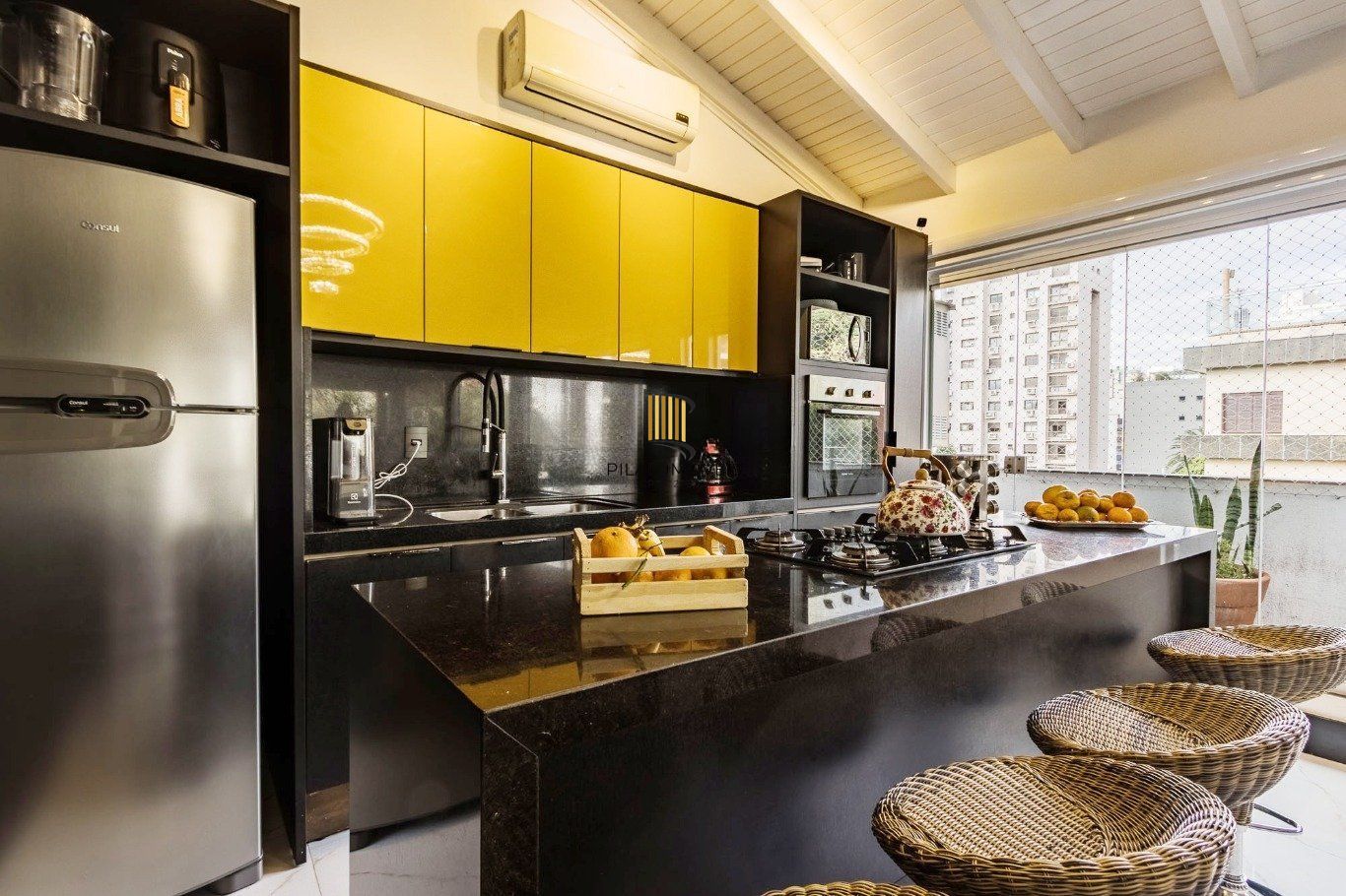 Cobertura de 3 dormitórios à venda em Mont'Serrat, Porto Alegre.