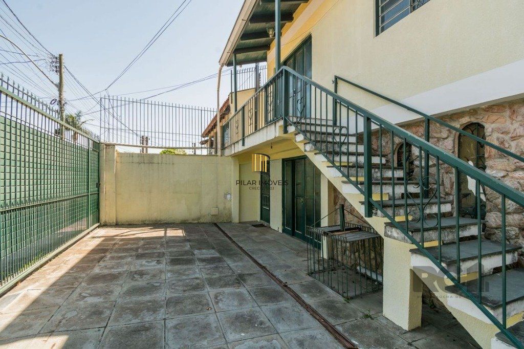 Casa com 5 dormitórios no bairro Jardim Sabará