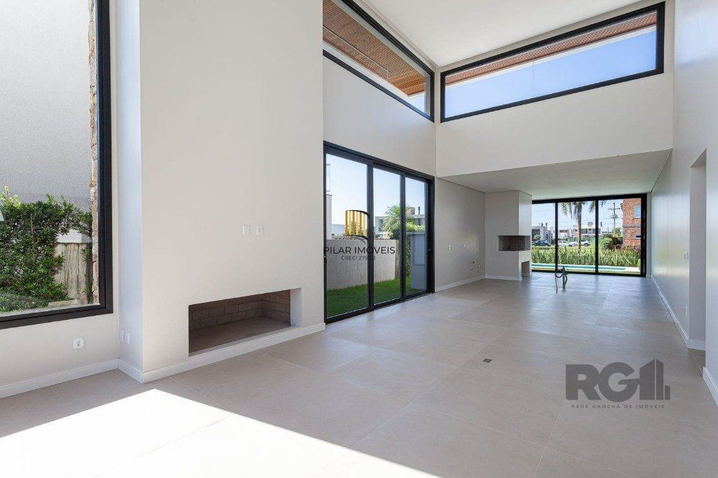 Casa de Condomínio 3 dormitórios no bairro Beira Mar