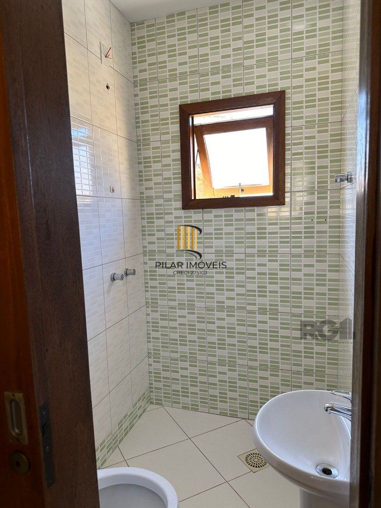 Casa de 3 dormitórios com 144m², no bairro Lomba do Pinheiro