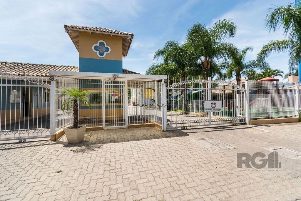 Casa em condomínio fechado - 70m², 2 dormitórios, 1 vaga de garagem no bairro Humaitá
