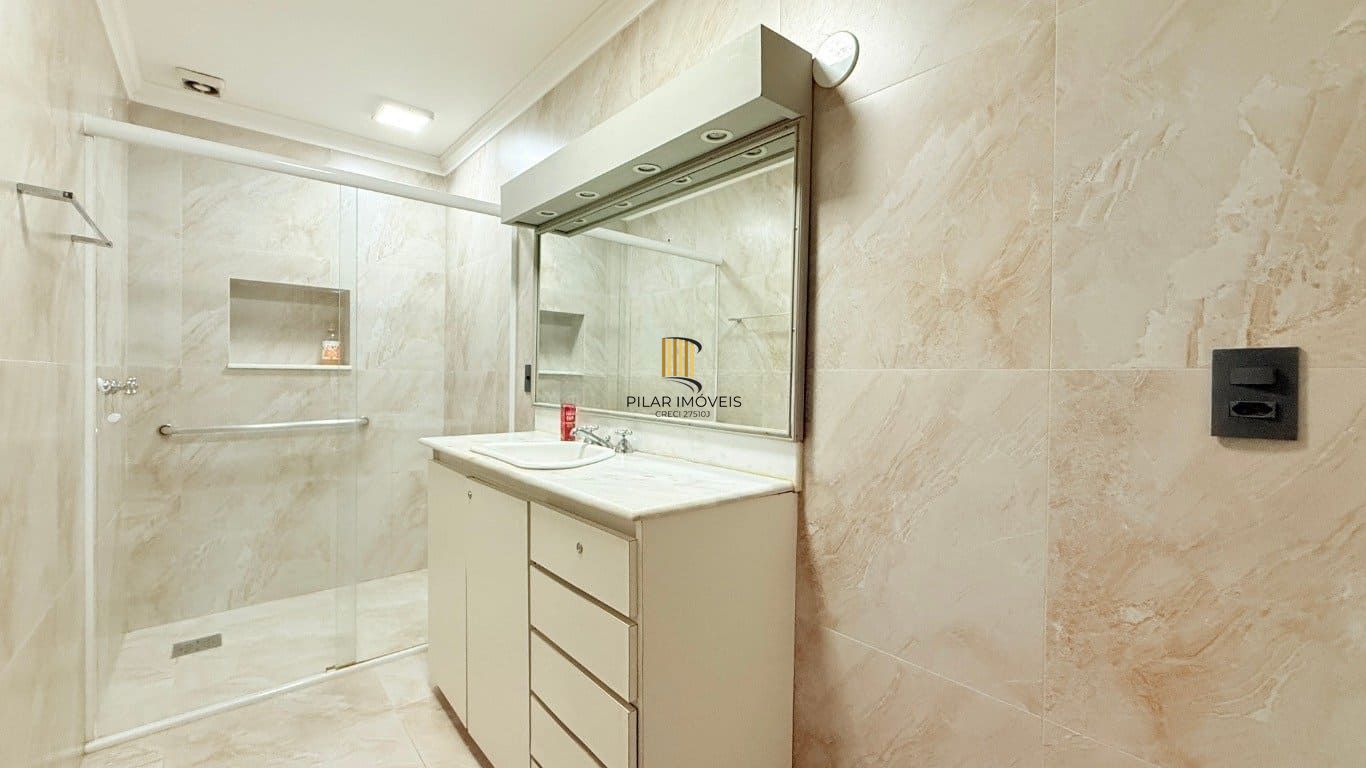 Apartamento de 3 dormitórios à venda em Independência, Porto Alegre