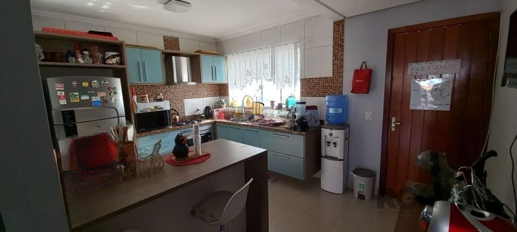 Casa com 2 dormitórios no bairro Hípica