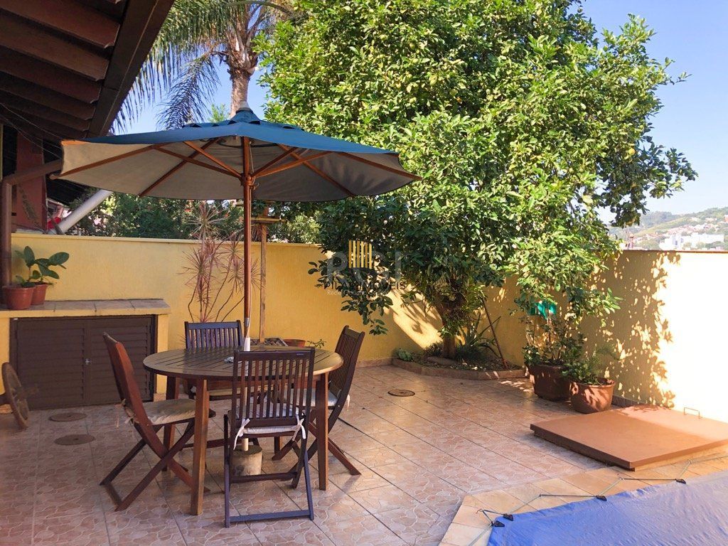 Casa Condominio para Venda - 141.61m², 3 dormitórios, sendo 1 suites, 2 vagas - Teresópolis