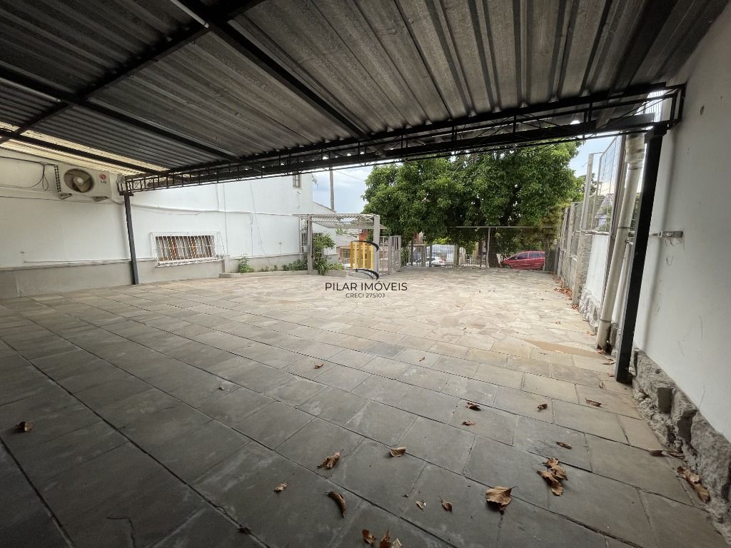 Casa 6 dormitórios no bairro Partenon
