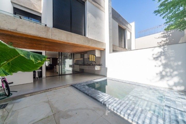 Casa 3 dormitórios no bairro Jardim Isabel