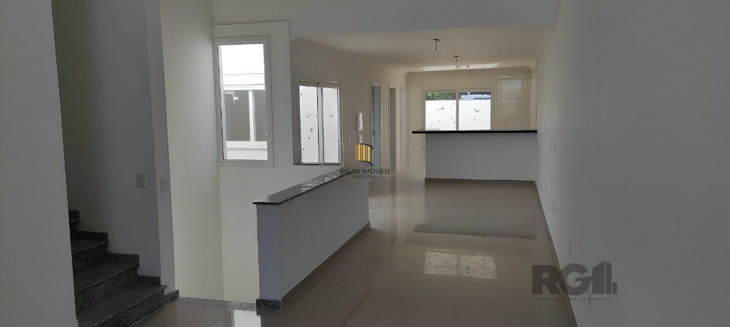 Casa de 3 dormitórios no bairro Hípica