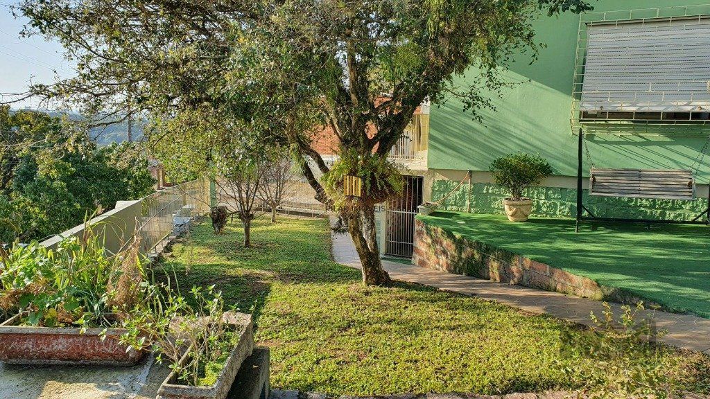 Casa 3 dormitórios no bairro Santa Tereza