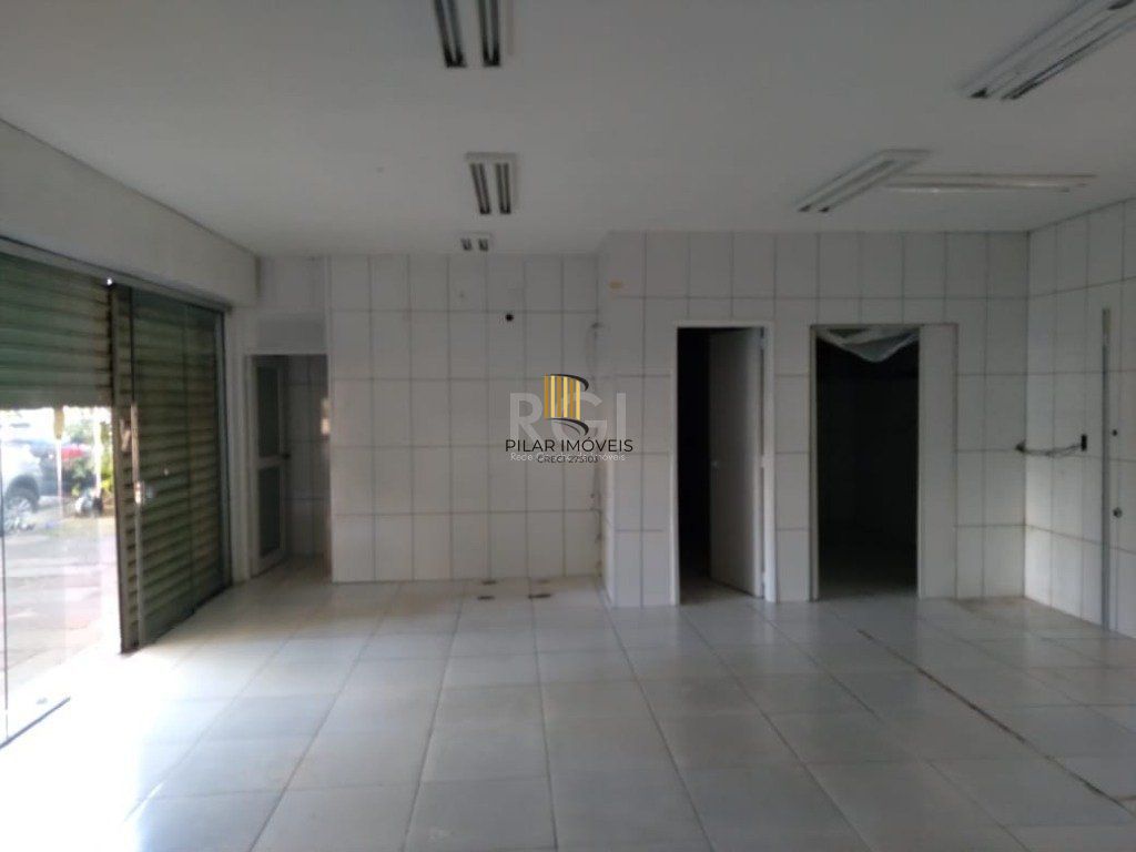Loja para Venda - 320m², 0 dormitórios, São João