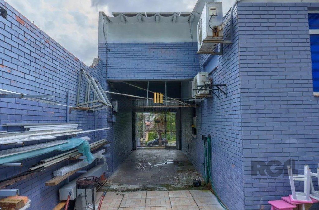 Casa 164m², 3 dormitórios, 3 vagas no bairro Jardim Carvalho