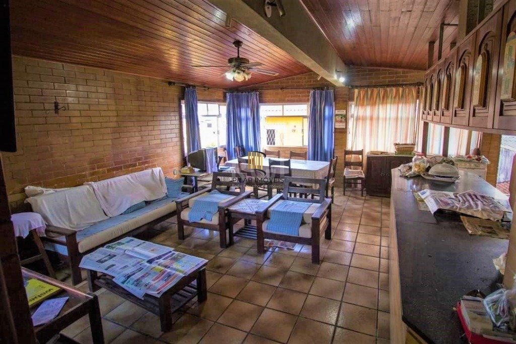 Casa para Venda - 287m², 3 dormitórios, sendo 2 suites, 4 vagas - Nonoai