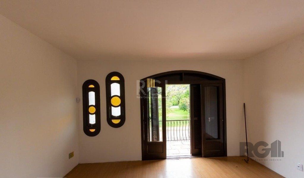 Casa para Venda - 450m², 4 dormitórios, sendo 3 suites, 5 vagas - Nonoai
