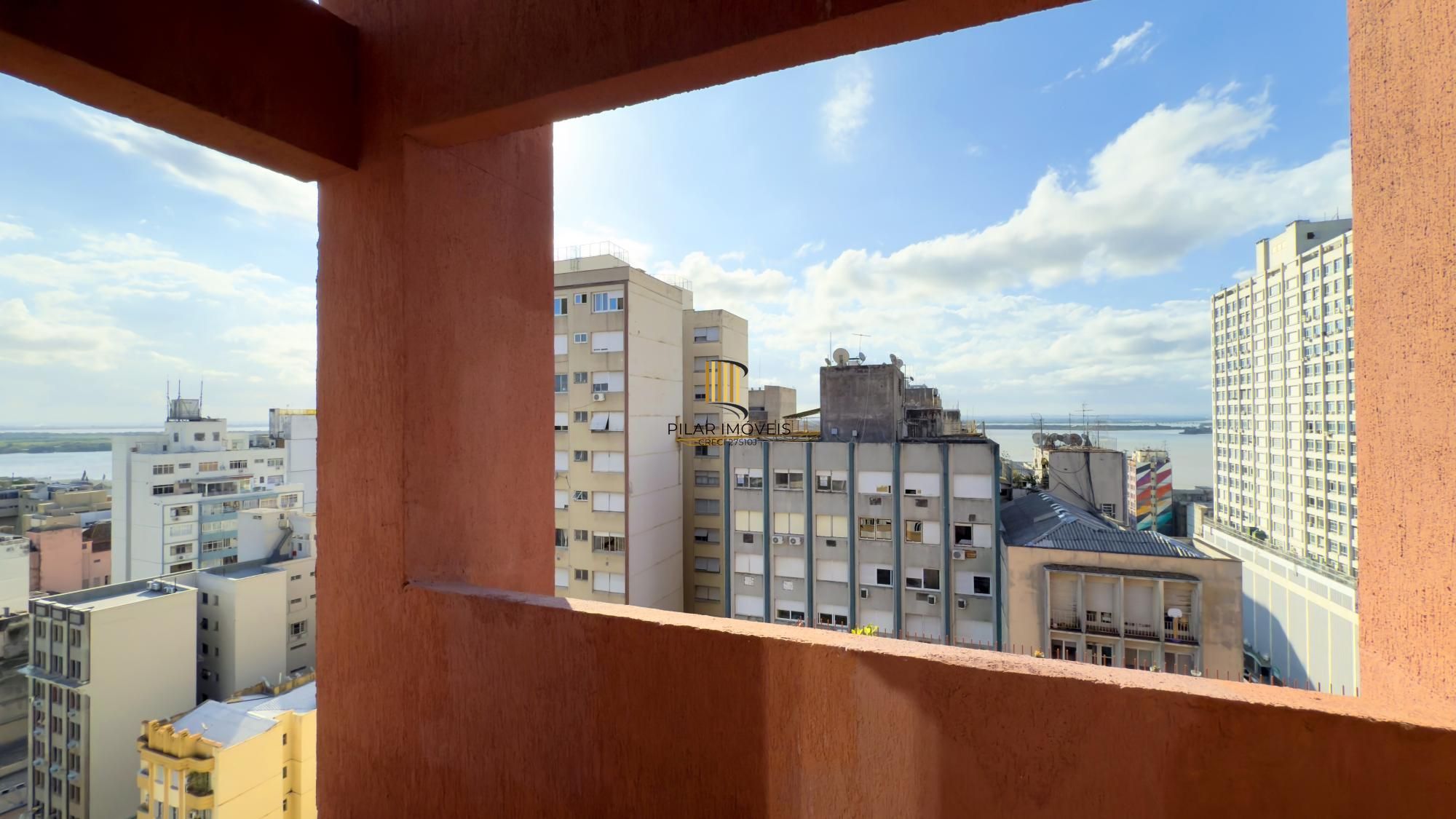 Apartamento totalmente reformado no centro de Porto Alegre