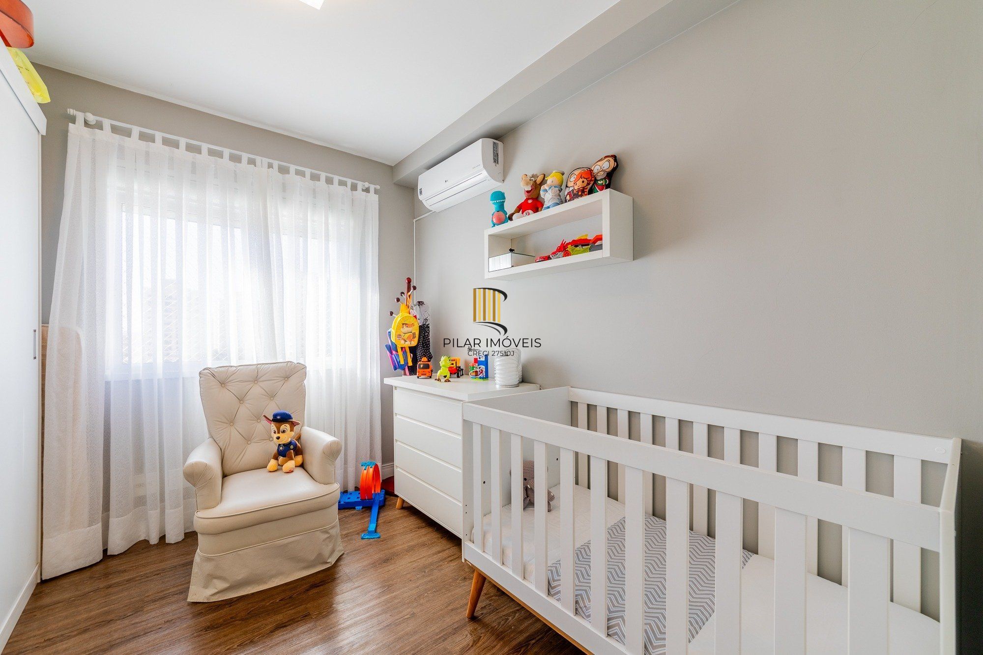 Apartamento com 3 quartos e 79m² à venda em Passo da Areia - Rua Bezerra De Menezes, Passo Da Areia, Porto Alegre