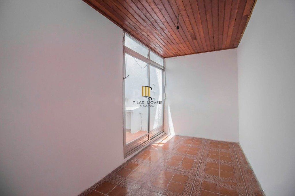 Casa para Venda - 440m², 3 dormitórios, sendo 2 suites, 2 vagas - Cidade Baixa