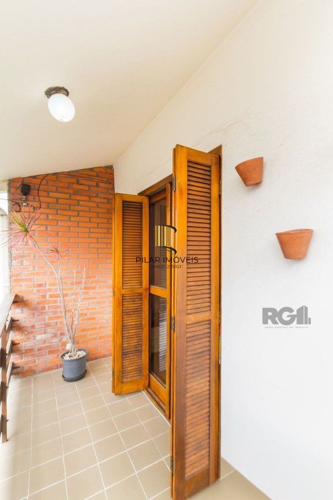 Casa 4 dormitórios no bairro  Aberta dos Morros