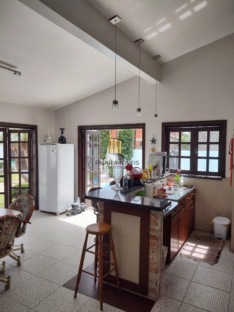 Casa para Venda - 160.78m², 4 dormitórios, sendo 2 suites, 5 vagas - Centro