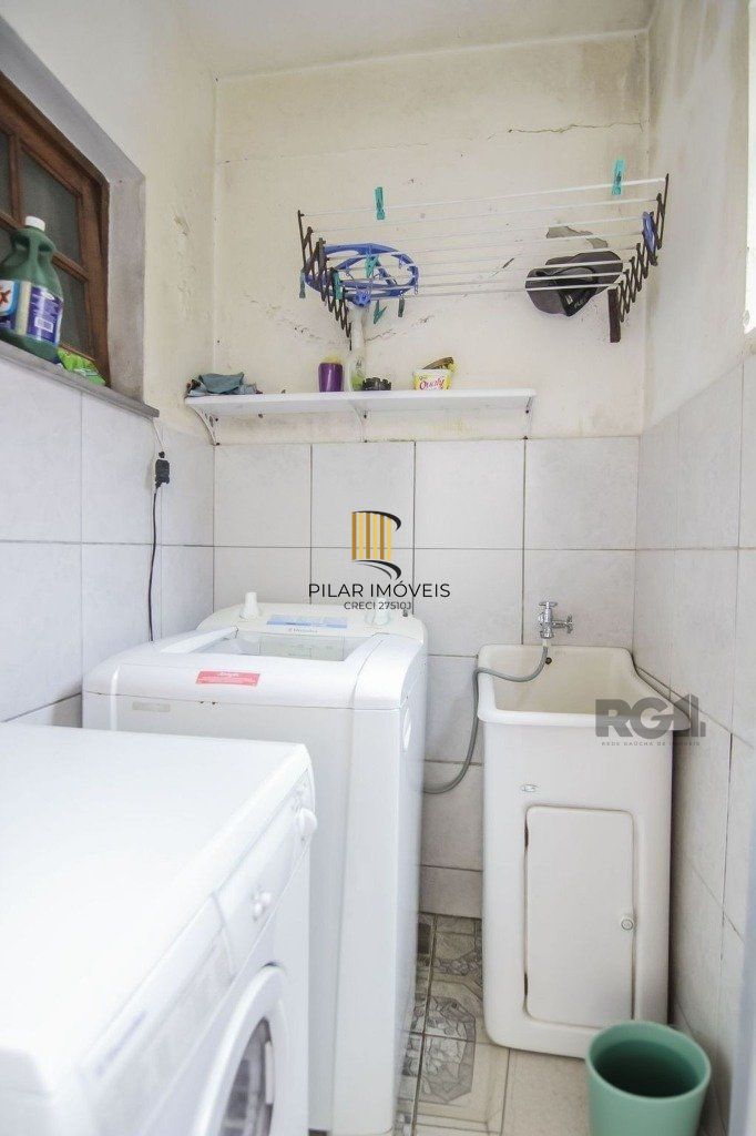 Casa de 2 dormitórios, no bairro Partenon