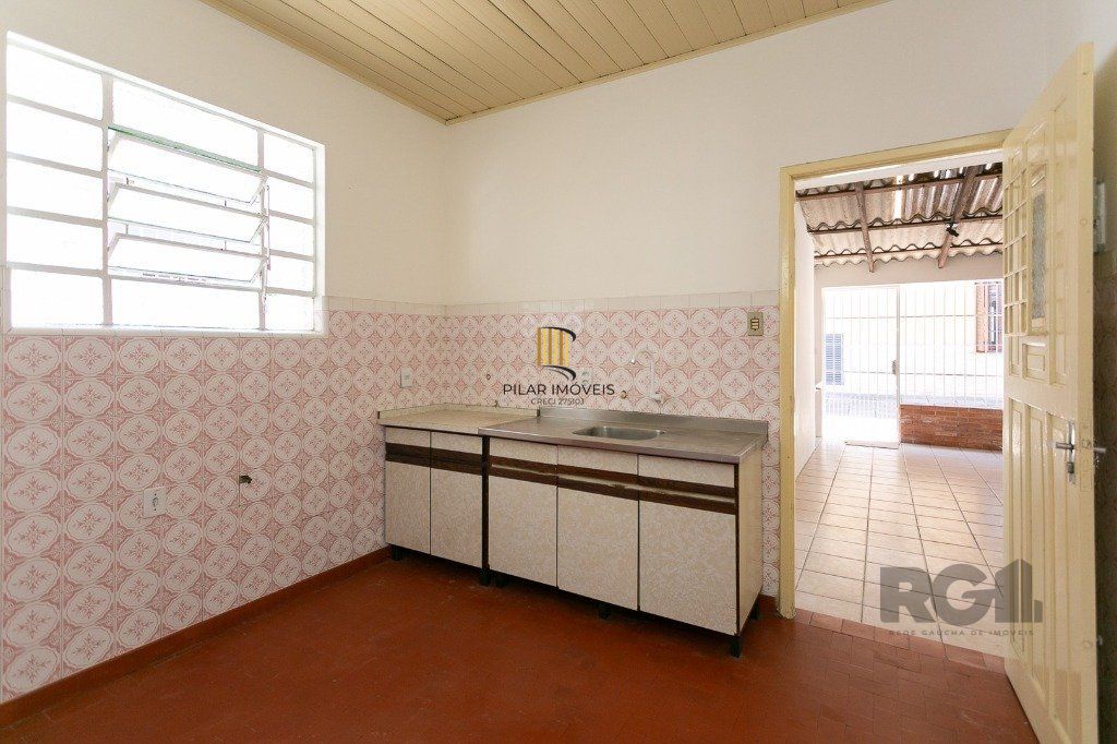Casa com 5 dormitórios no bairro Jardim Carvalho