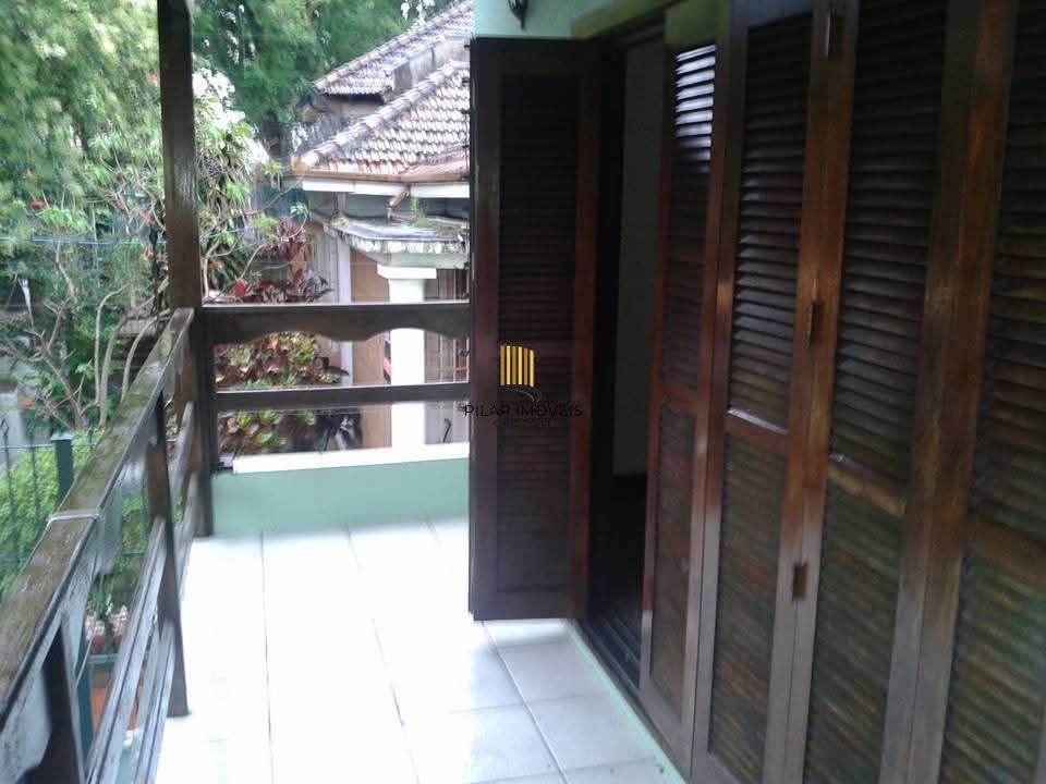 Casa de 3 dormitórios com piscina no bairro Teresópolis. - Pilar Imóveis