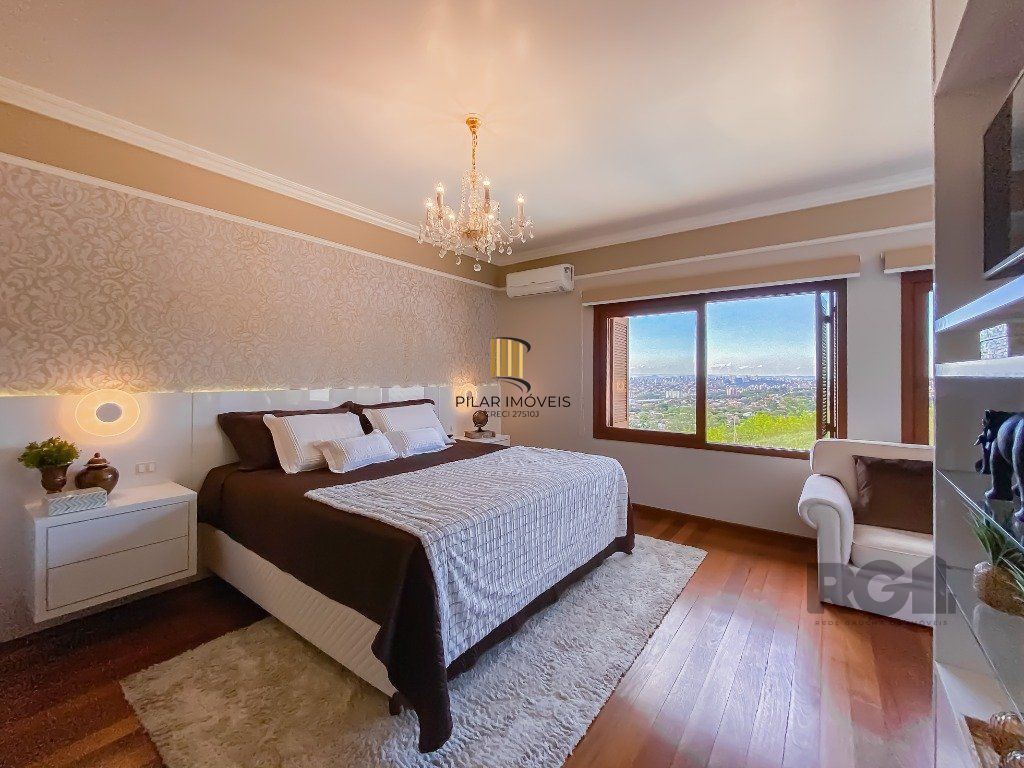 Casa alto padrão, 500m² privativos com linda vista da cidade no Morro Apamecor