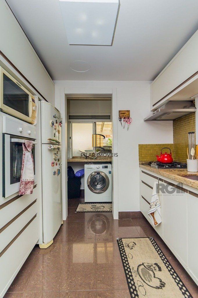 Casa em Condomínio, 157m², 4 dormitórios, 2 vagas no bairro Sarandi